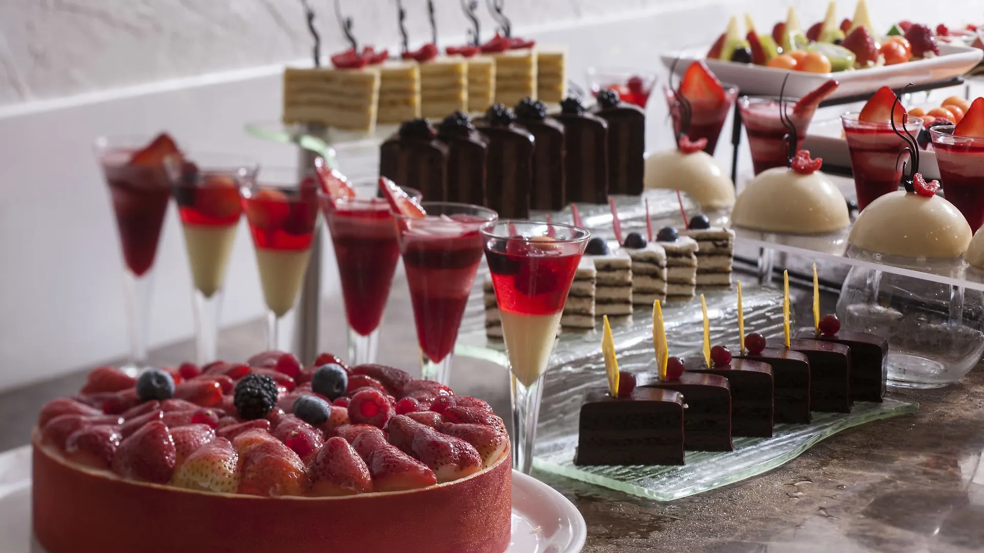 Occidental Sharjah Grand Hotel 4*,